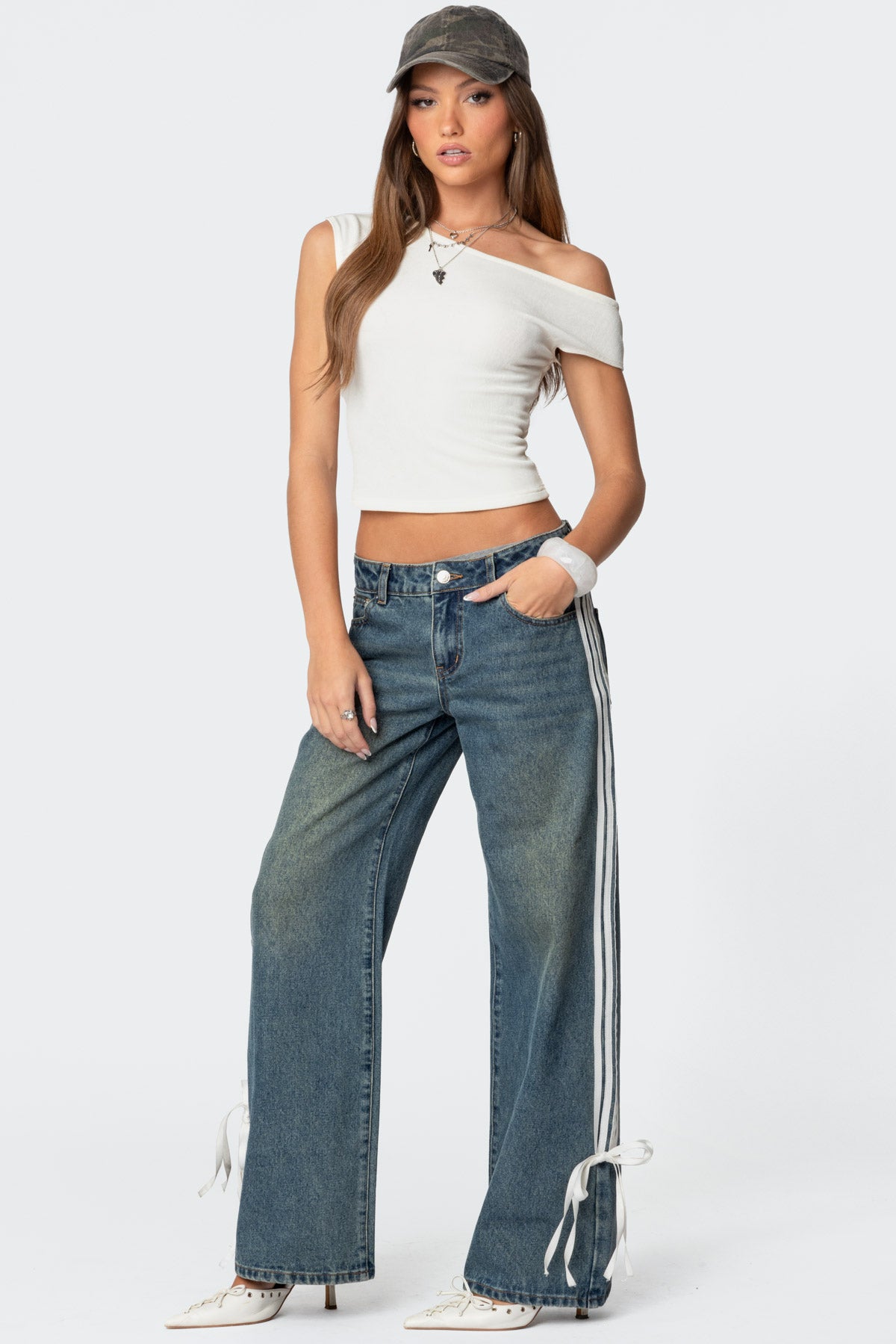 Ribbon Washed Low Rise Baggy Jeans