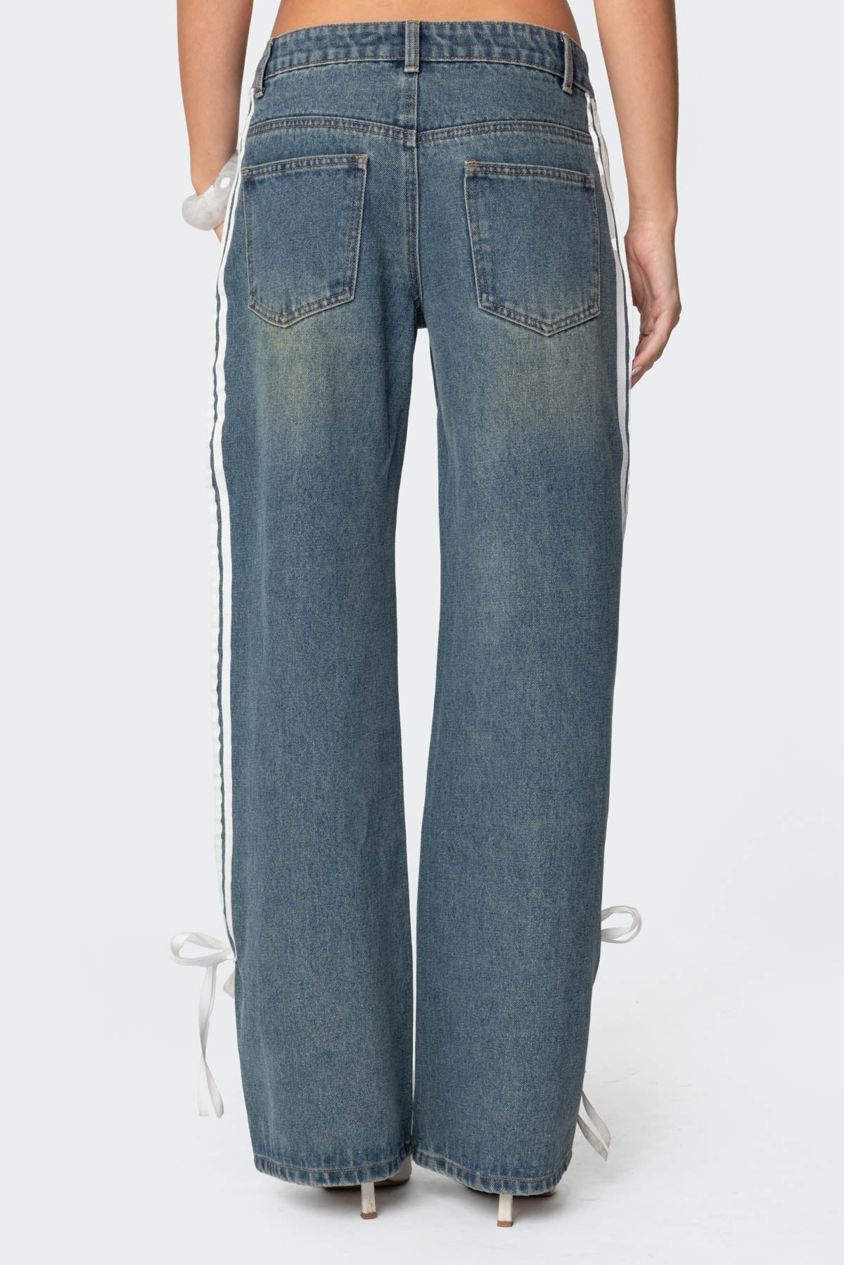 Ribbon Washed Low Rise Baggy Jeans