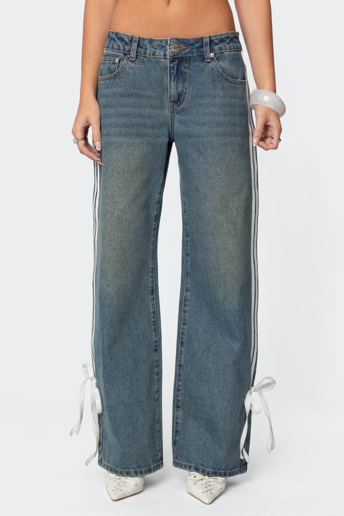 Ribbon Washed Low Rise Baggy Jeans