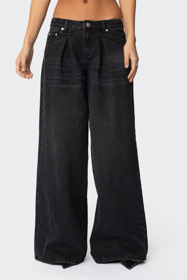 Pleated Detail Low Rise Baggy Jeans