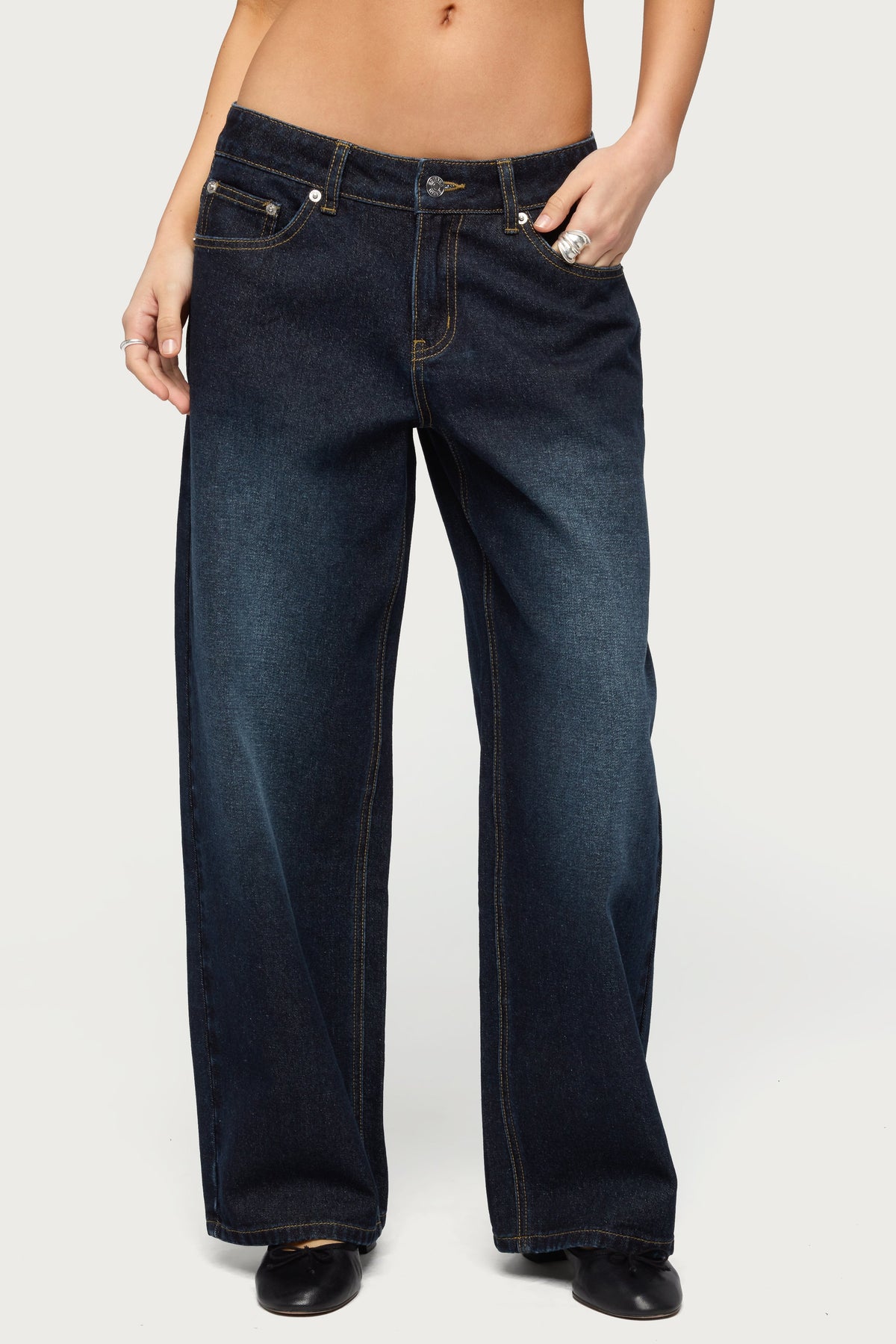 Petite Raelynn Washed Low Rise Baggy Jeans
