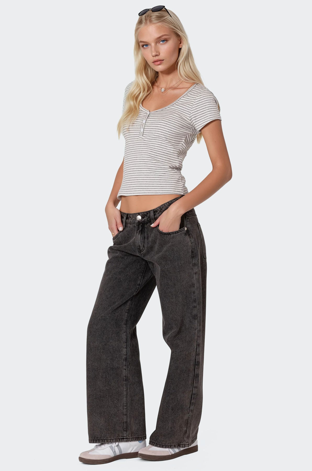 Petite Raelynn Washed Low Rise Baggy Jeans