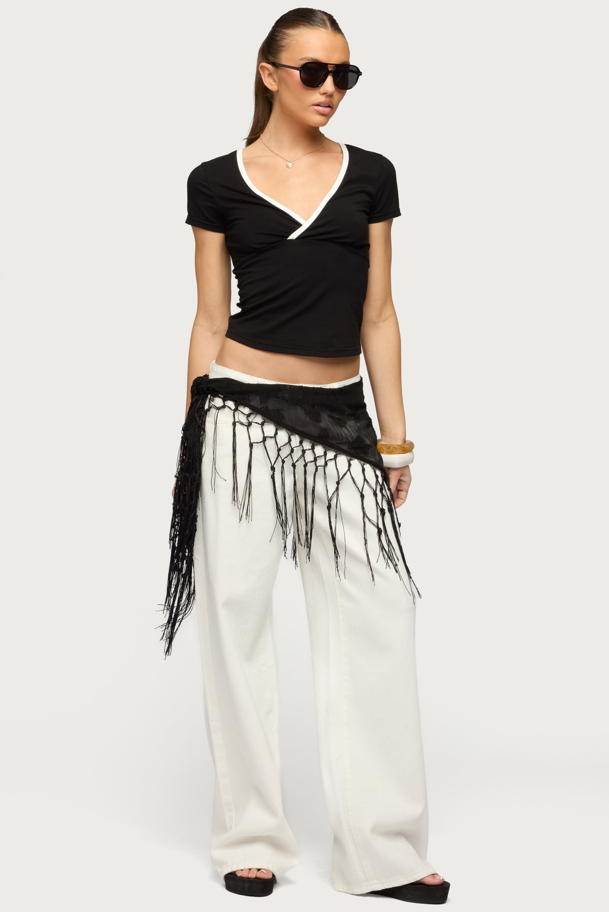 Yulenna Contrast V Neck Top