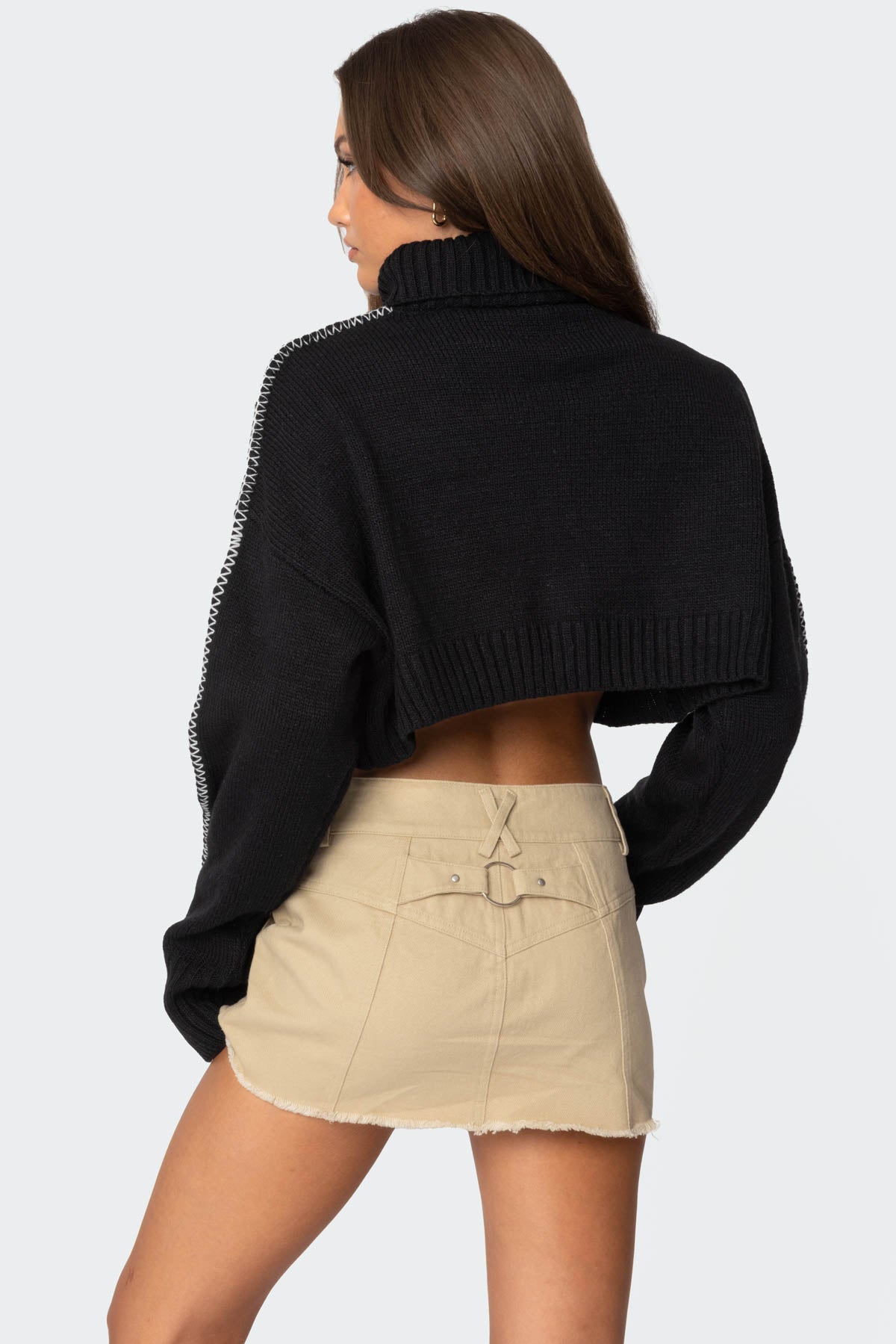 Embroidered Edge Cropped Turtle Neck Sweater