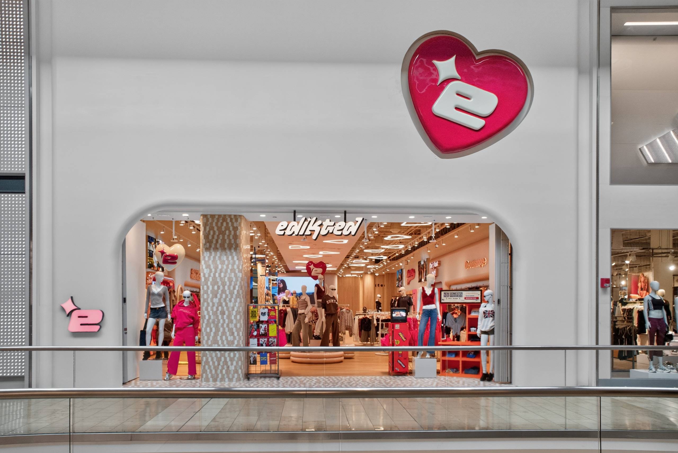 Paramus | Garden State Plaza storefront