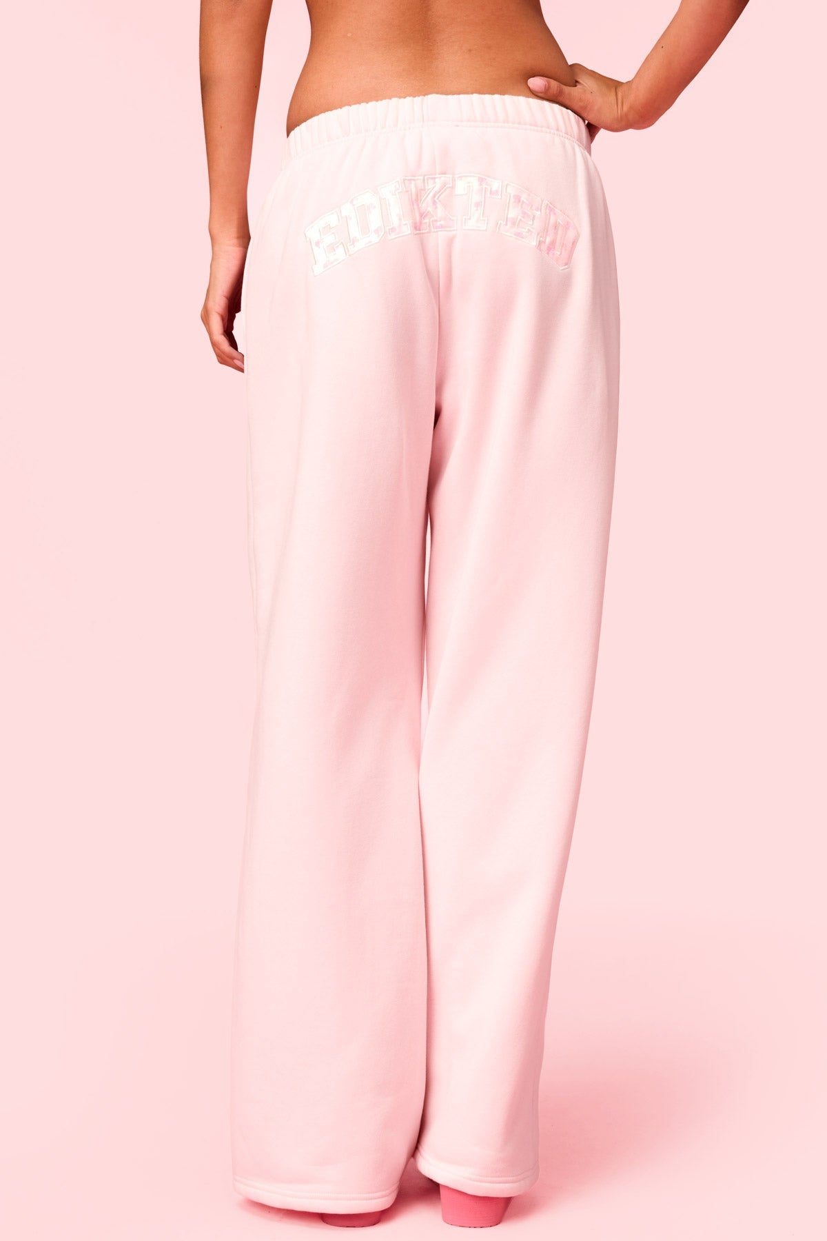 Edikted Hearts Barbie™ Baggy Joggers