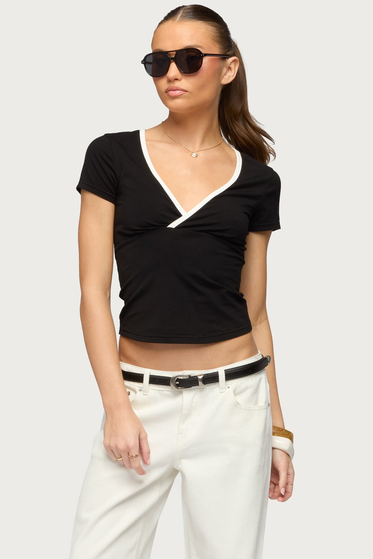 Yulenna Contrast V Neck Top