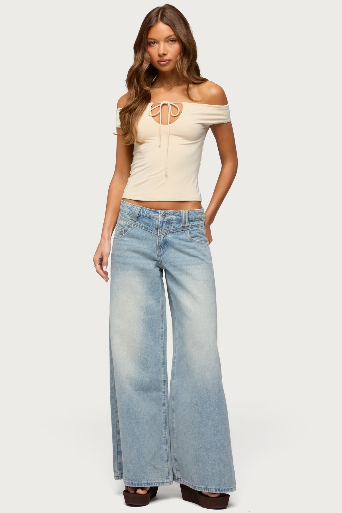 Stitched Low Rise Wide Leg Jeans
