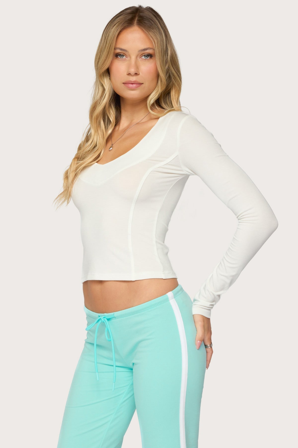 Sali Long Sleeve V Neck Top